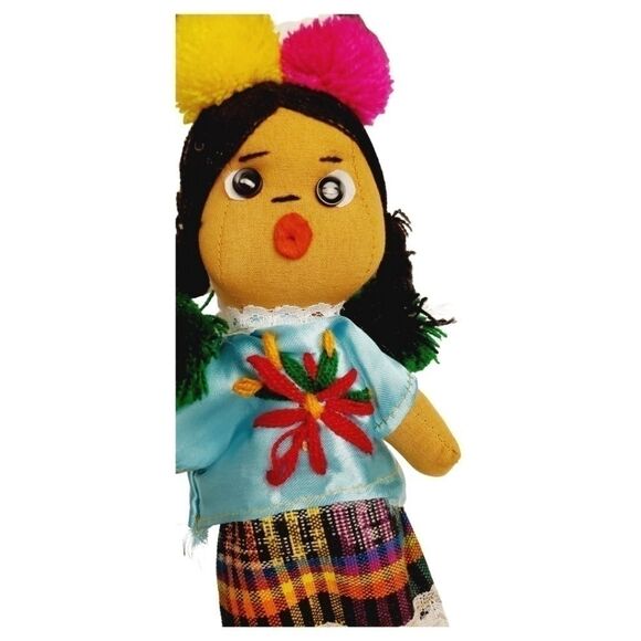 Guatemal Solola Doll in Traditional Costume 9" - Picture 3 of 6
